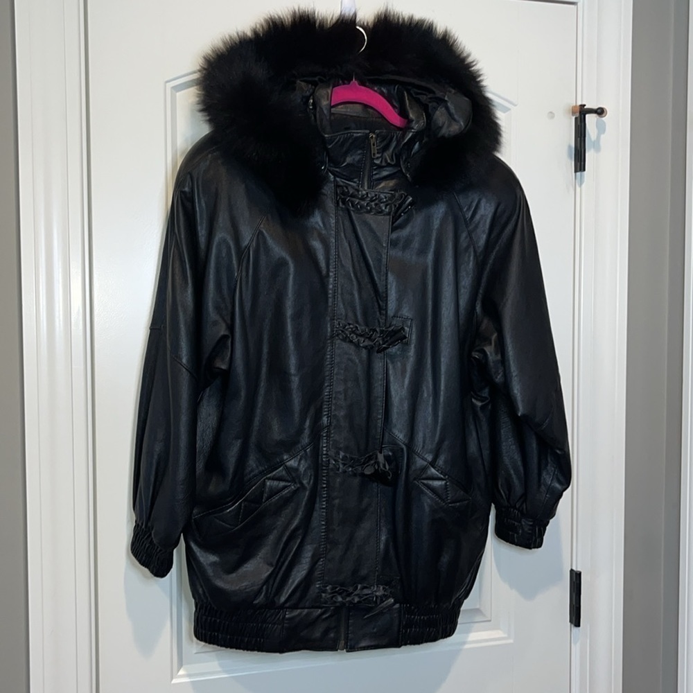 Vintage hooded black leather coat fox fur trim Avanti size S timeless 90s Y2K
